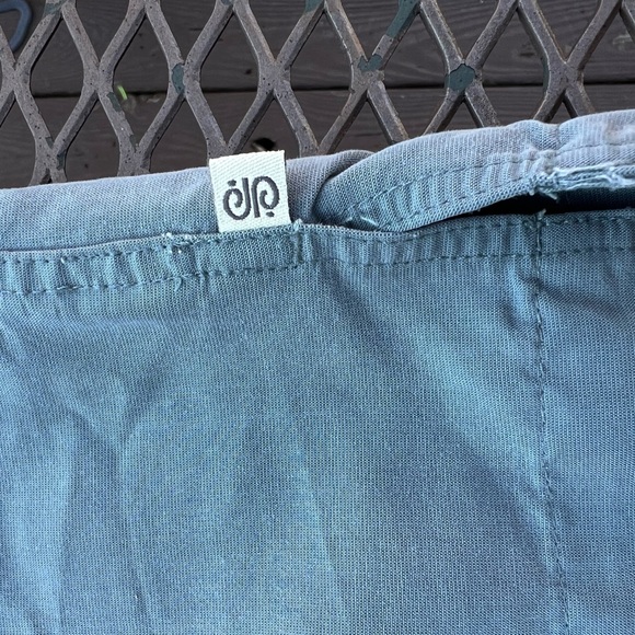 Solitude Men’s Short Sleeve Button up Shirt - Size Small - Picture 8 of 8